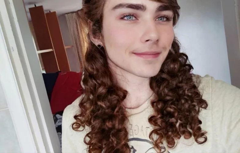 Showing off my hair again 🤦 Don't mind me by Single-Breakfast