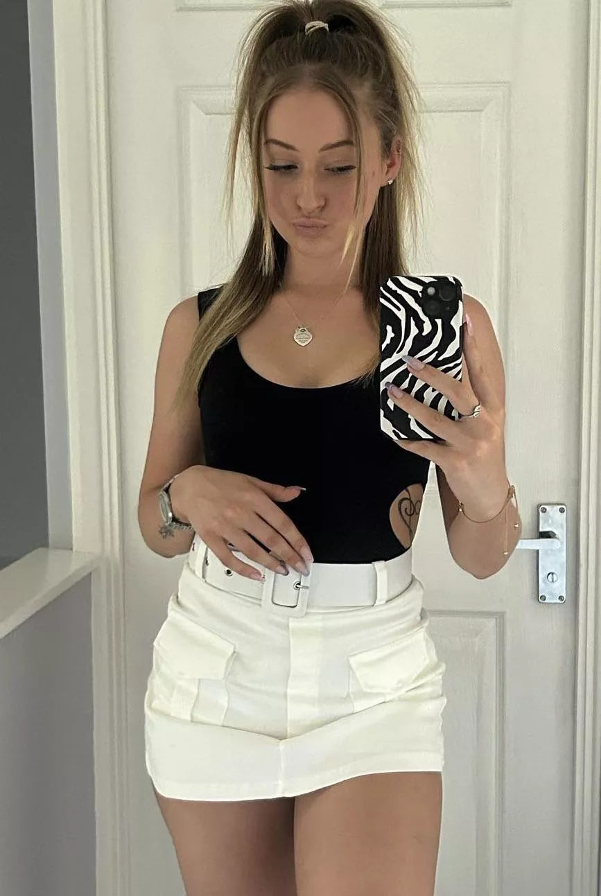 Very experienced Cuck couple here on the search for new bulls to fuck my beautiful slutty gf. We are both 22 and from the U.K. happy to chat to a variety of bulls. posted by Celebcuckworshipper