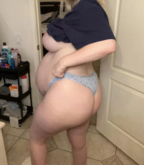 Would you fuck my ass or my right pussy by oliviatiffanyyy