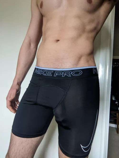 [25M] Anyone wanna shove their face in my musky post game🏈 bulge? by lumpy_butter