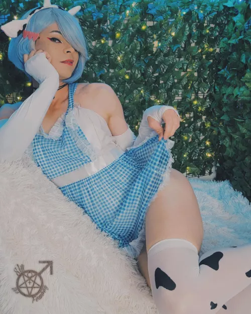 Blue berry pinup cow by Slythefemboy