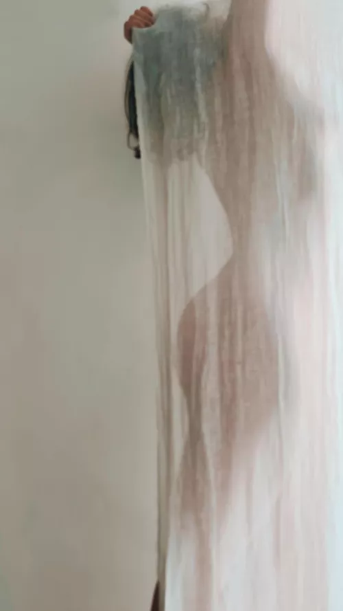 Blurry curves by LeaOnly13