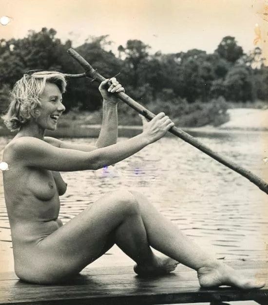 Early paddle boarding posted by Gthang21220