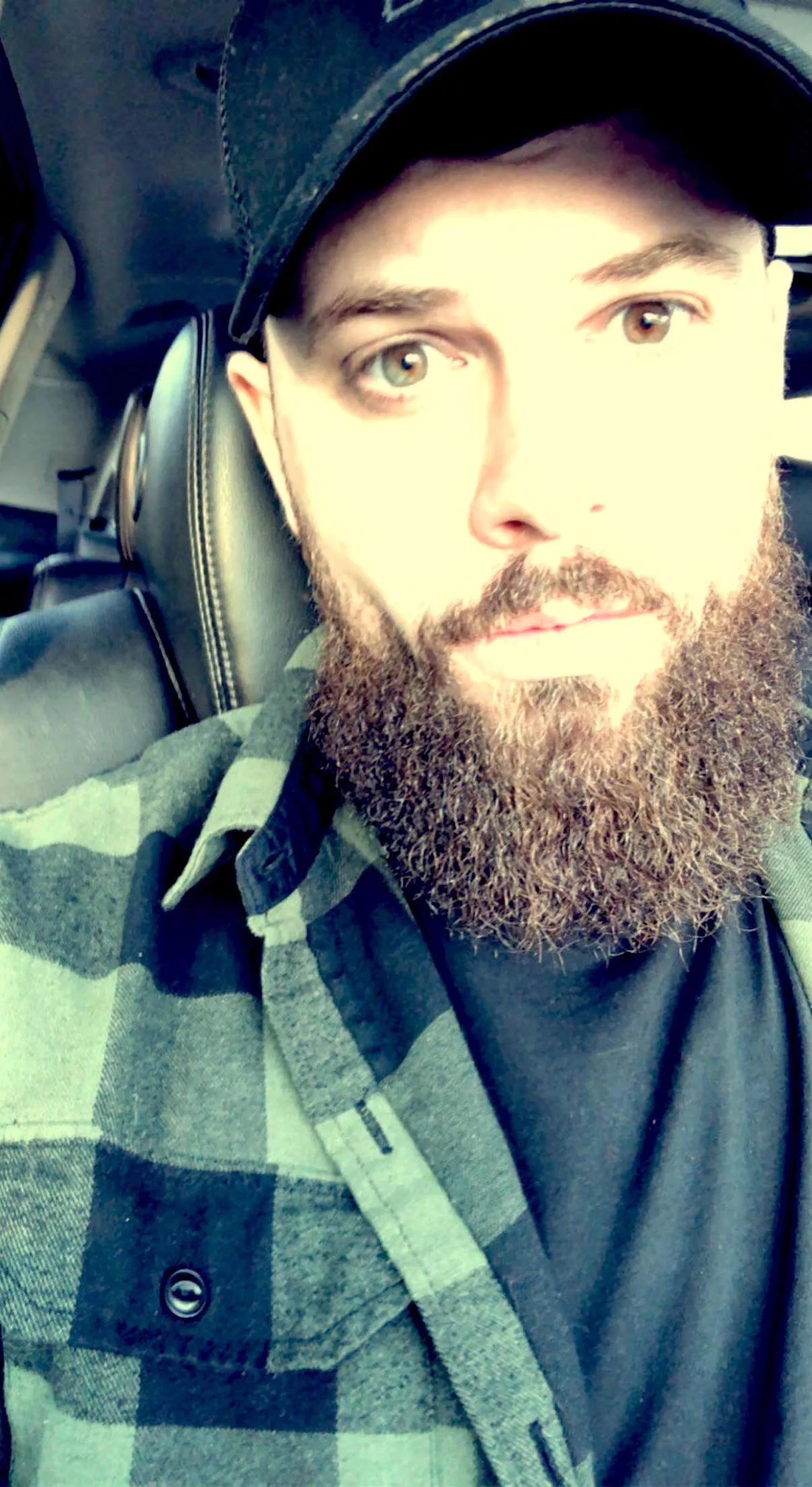 Hello, anyone like beards? posted by biggusdickus915