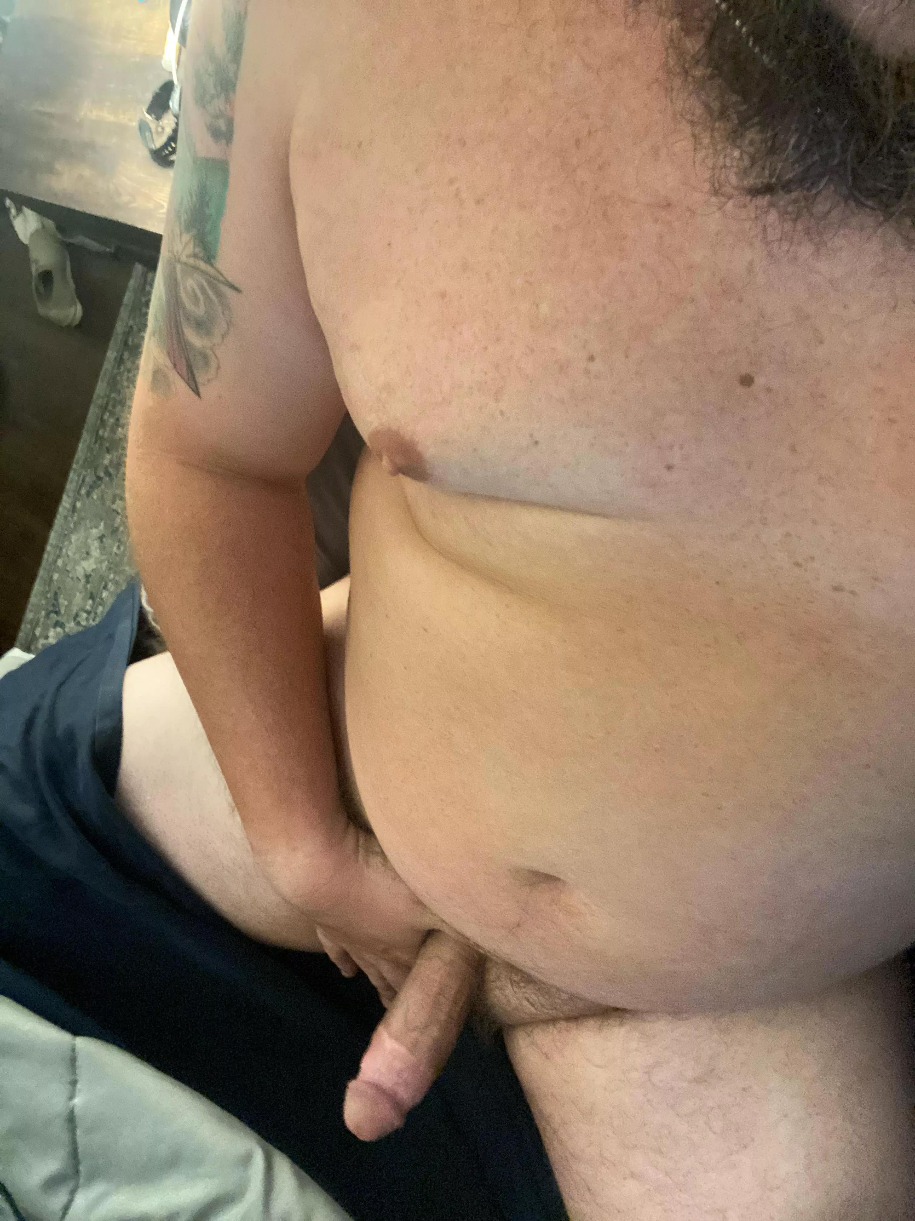 Here I am again. Dm me? posted by str8chubby