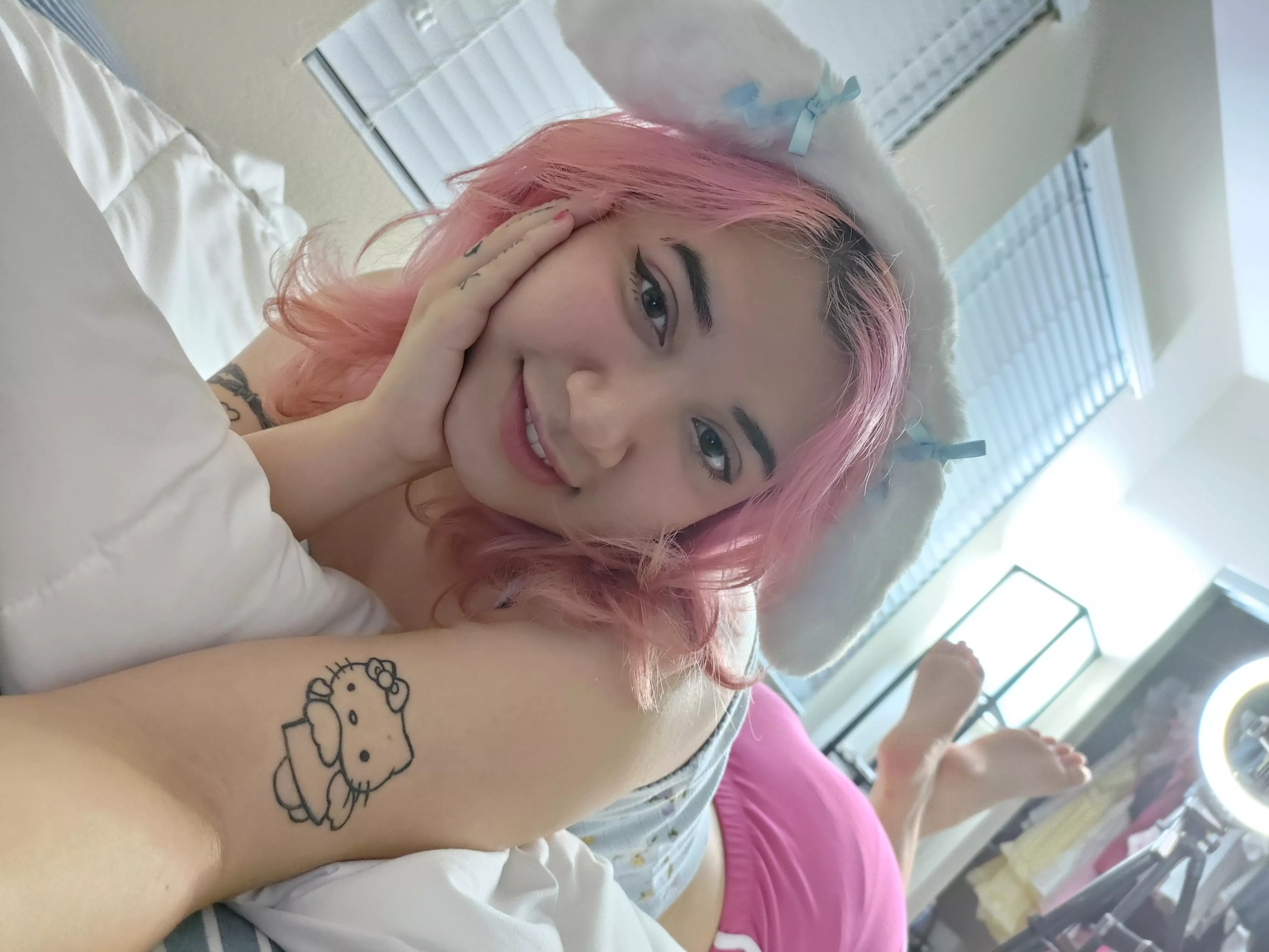 Hii :D say it back! 🌈 posted by RainbowValentine