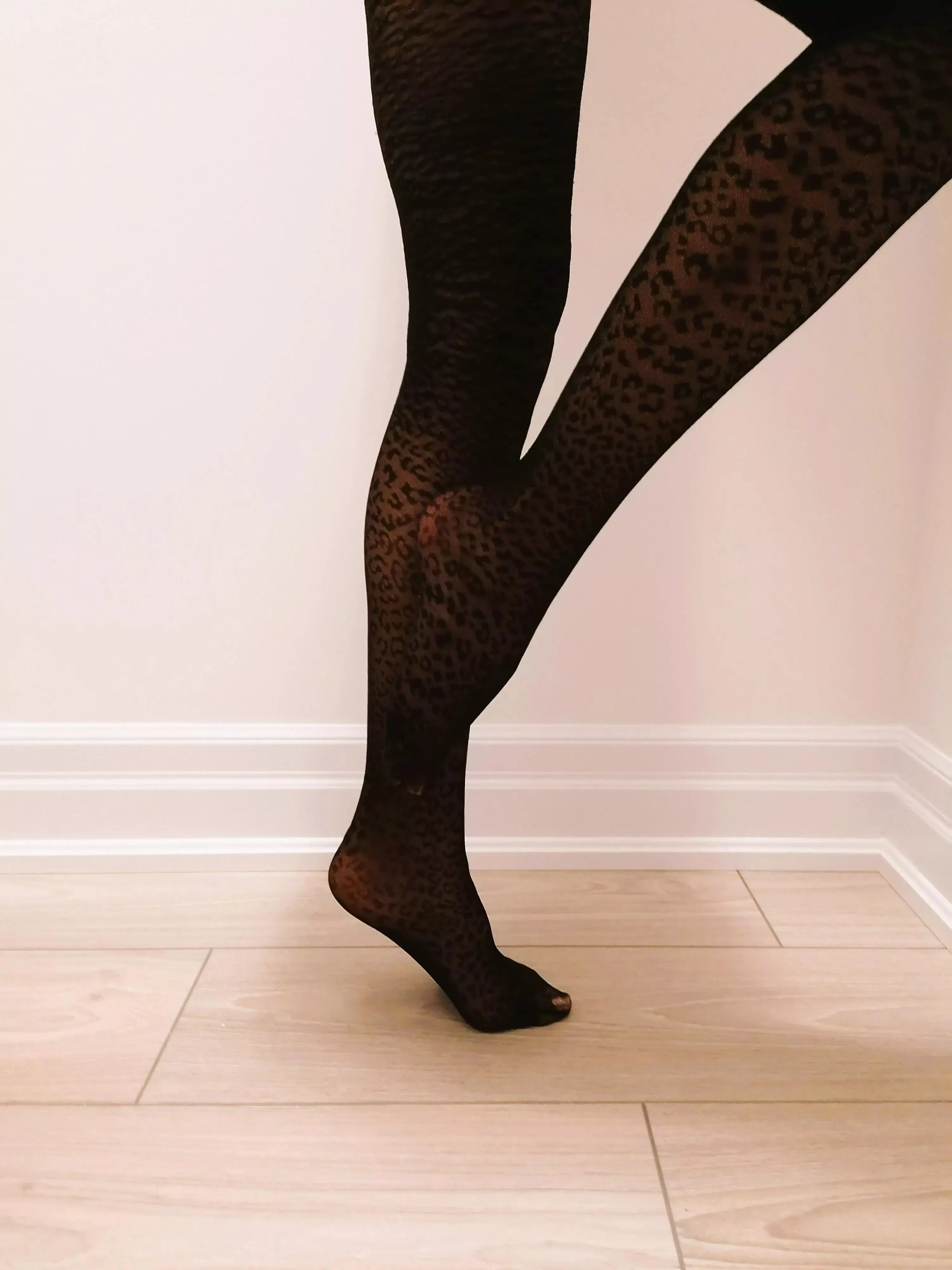 How about my new pantyhose? ;) posted by TwinkleToesPassion