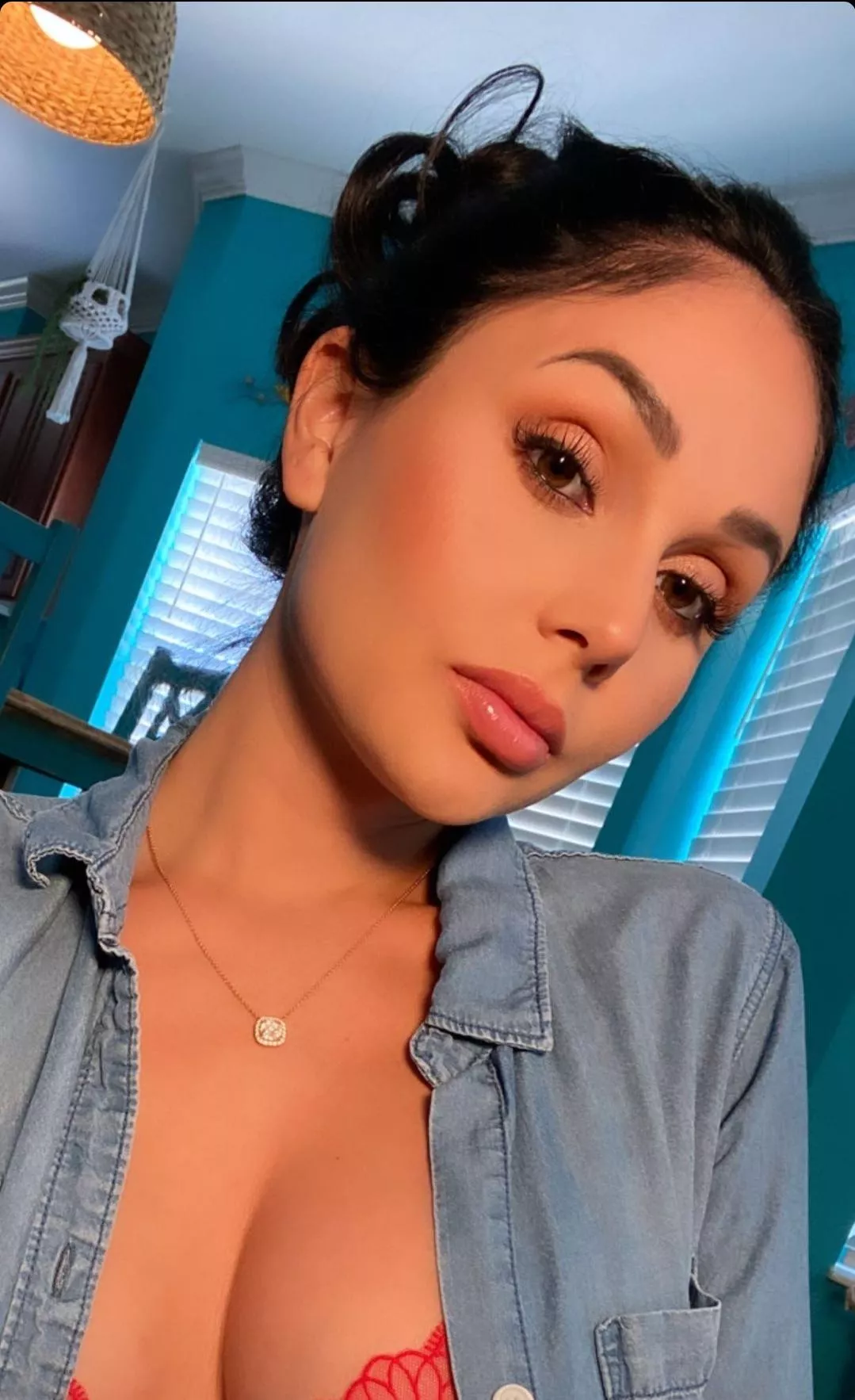 How can one person be so beautiful posted by UsedOutlandishness81