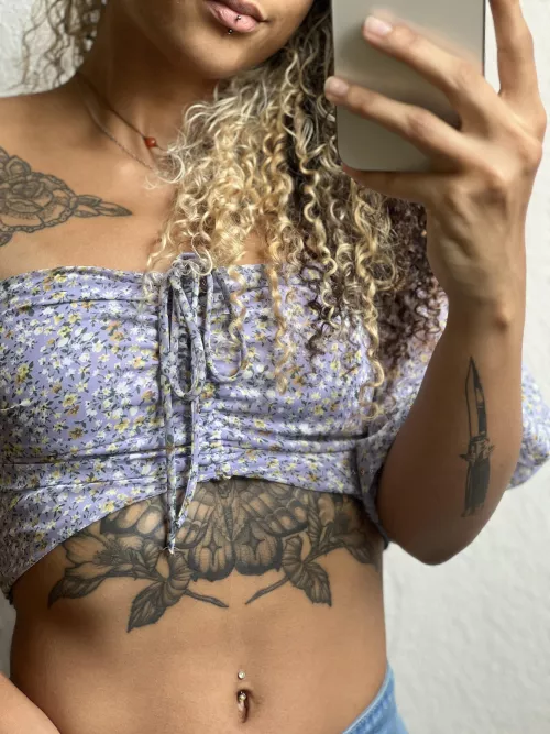 I hope my button makes your Thursday a lil bit better. [img] by avaluna96_