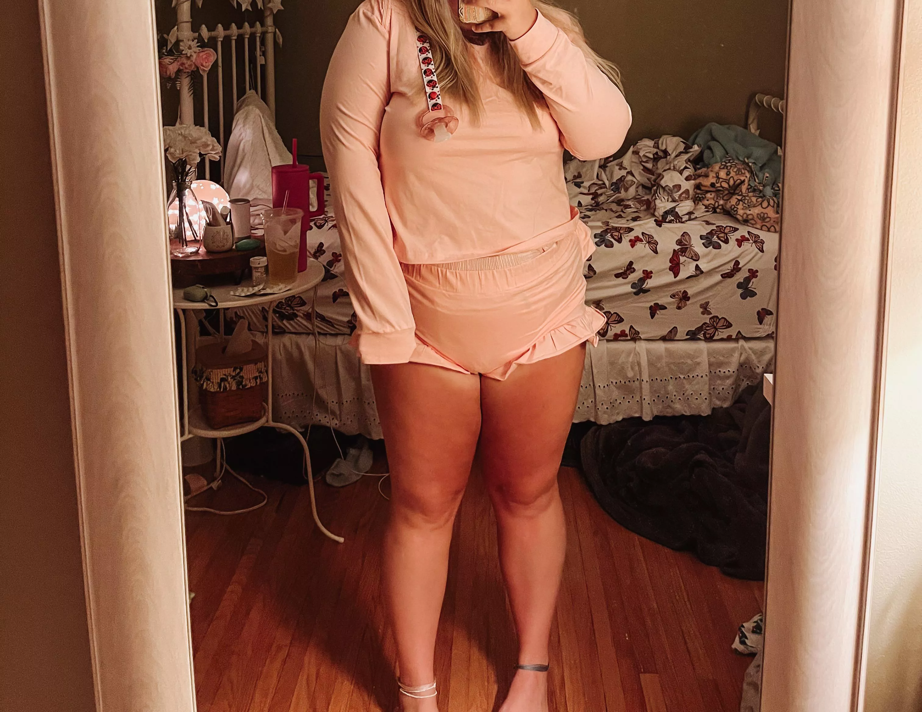 little outfit 🙈🙈🙈 posted by Evening-Trick-9751