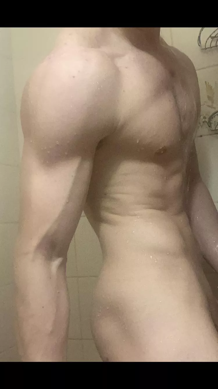 [M] Post workout shower posted by Empaaah
