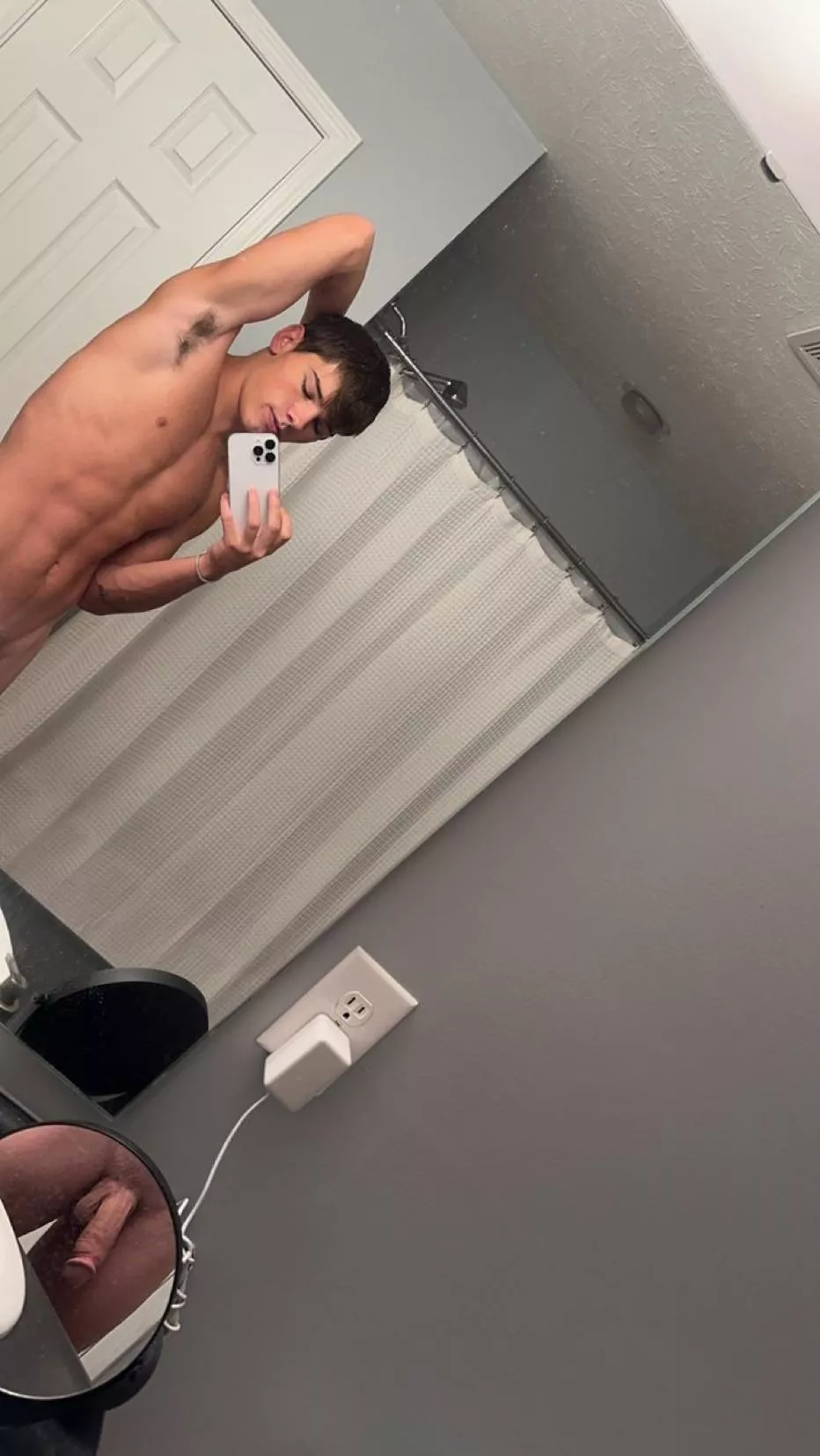 Mirror mirror 😈 posted by adwopash