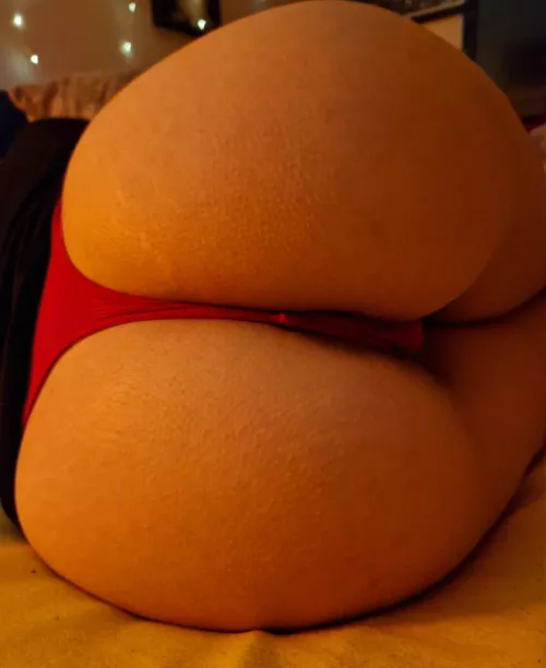 Say hi if she should send you any nudes 😜 by Lexxxey97