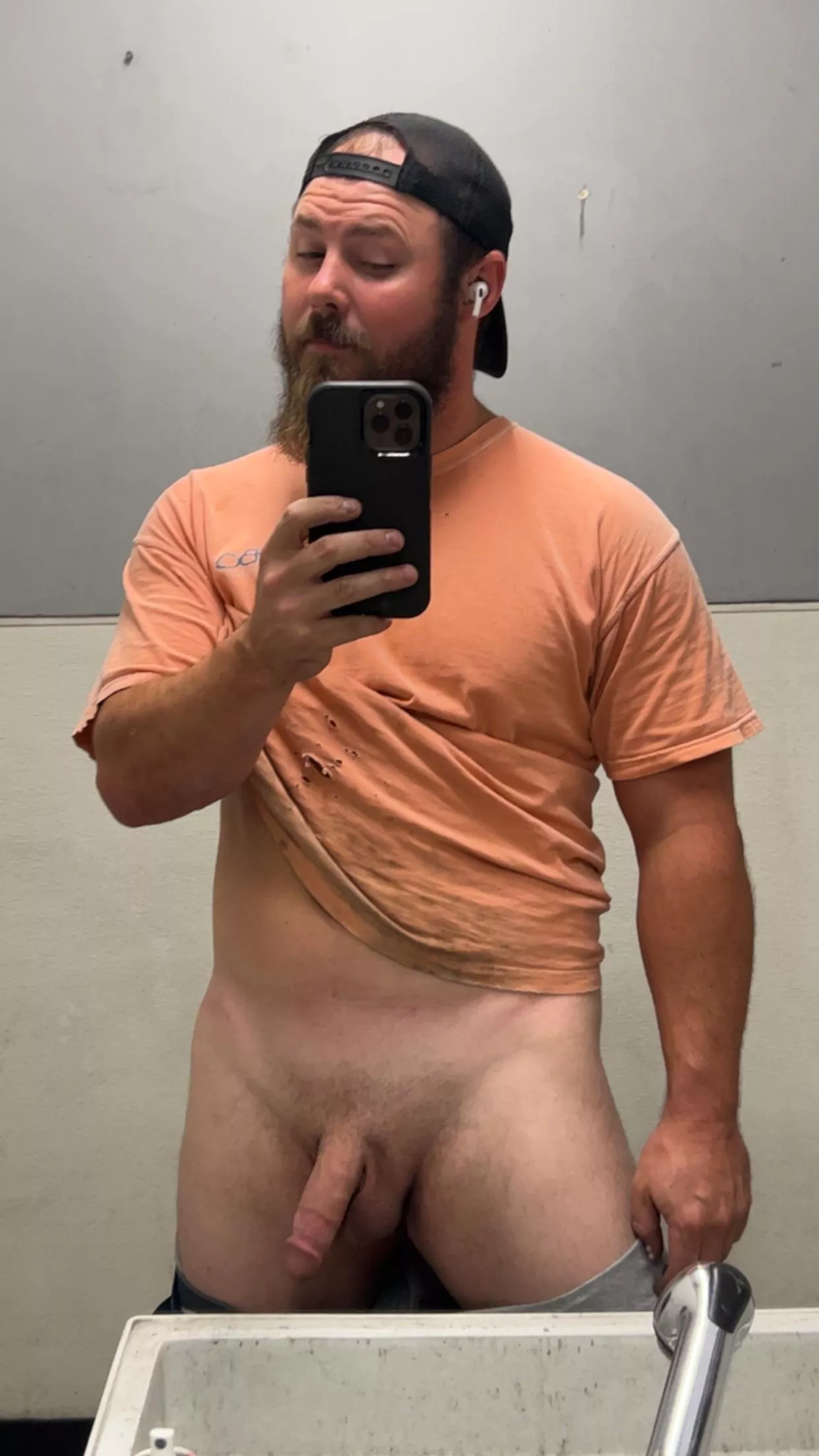 Sucks being horny at work[33] posted by bigtig90