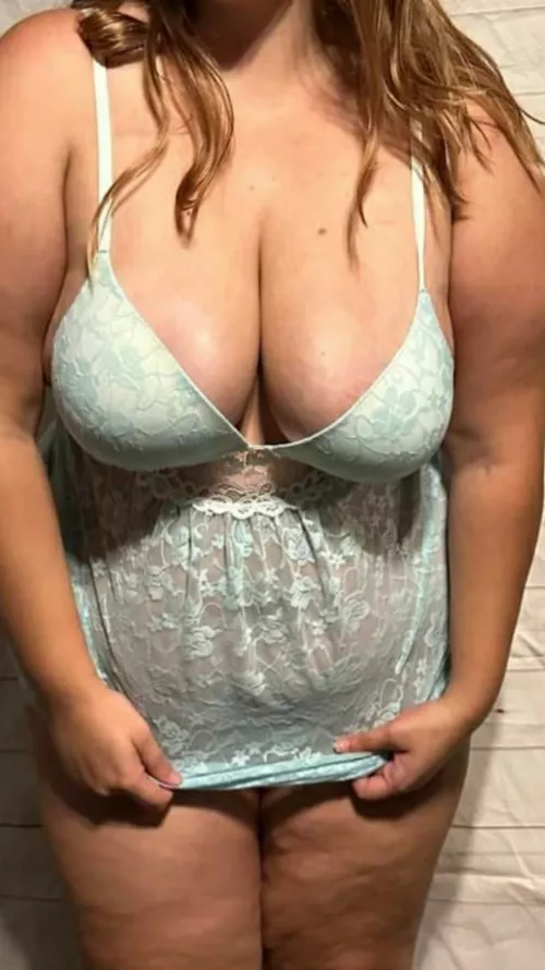 Tell the truth, would you fuck this thick, southern MILF? by abigailgray256