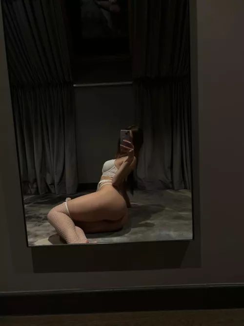 the seat next to me is free ;) by miabrownn