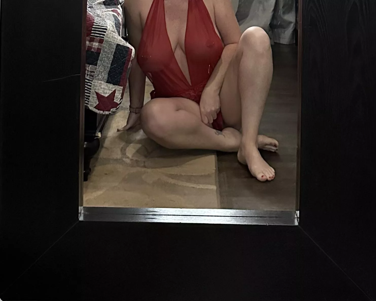 We can fuck on the floor posted by swingingpeaches