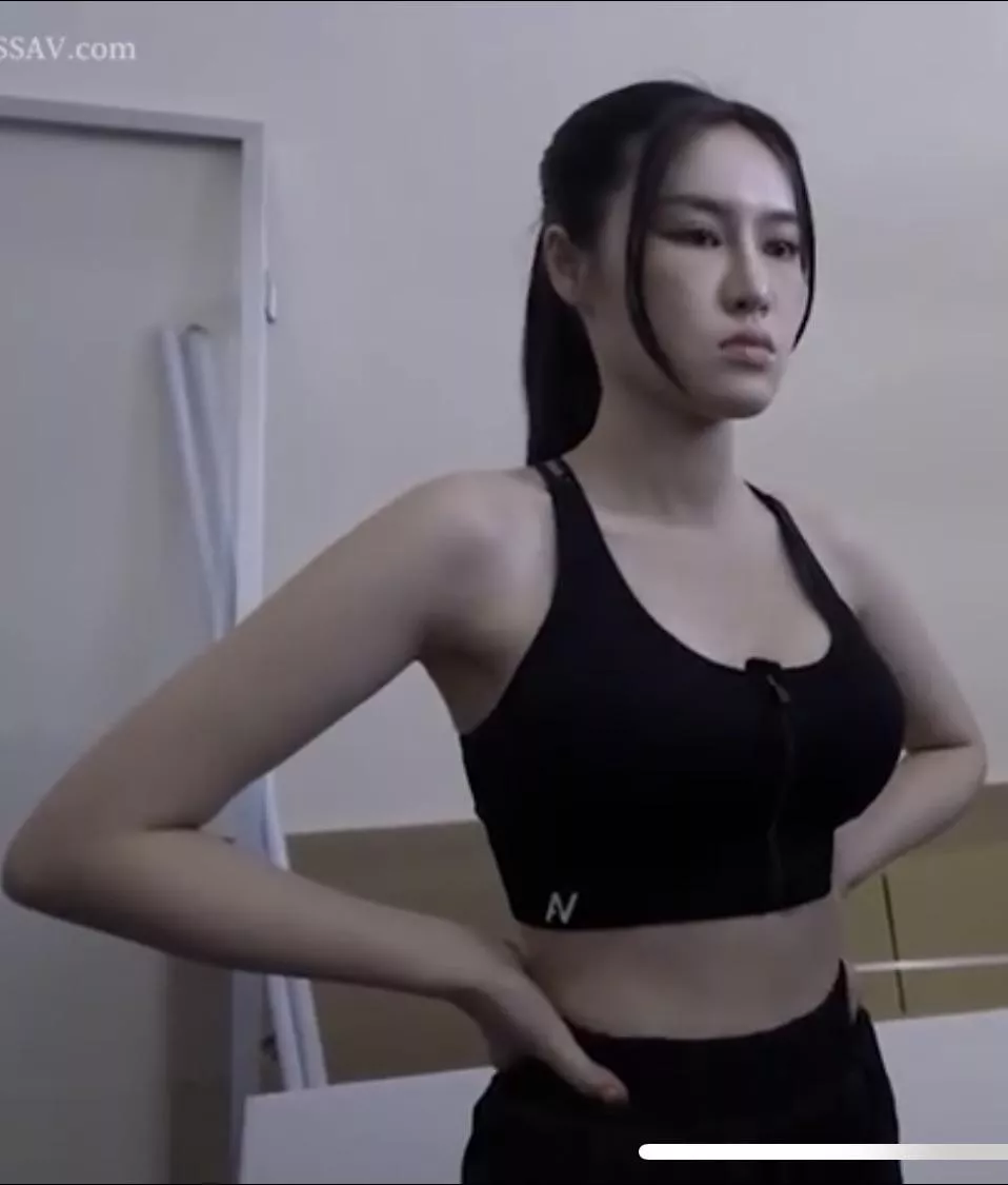 Who is this actress ? posted by Efficient_Side_8899