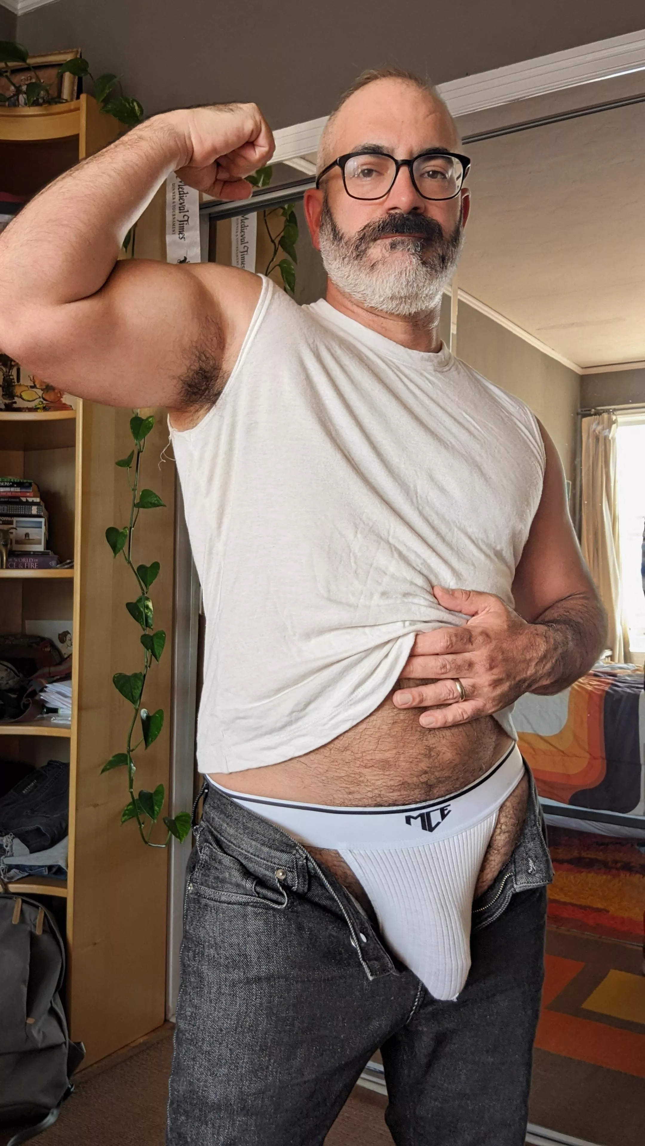 [43] and feeling great posted by -fuzzz-