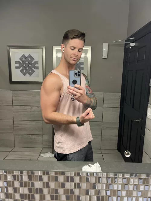 Can we rank this photo. ⬆️👻SuperSnapLad by Denvermodel42