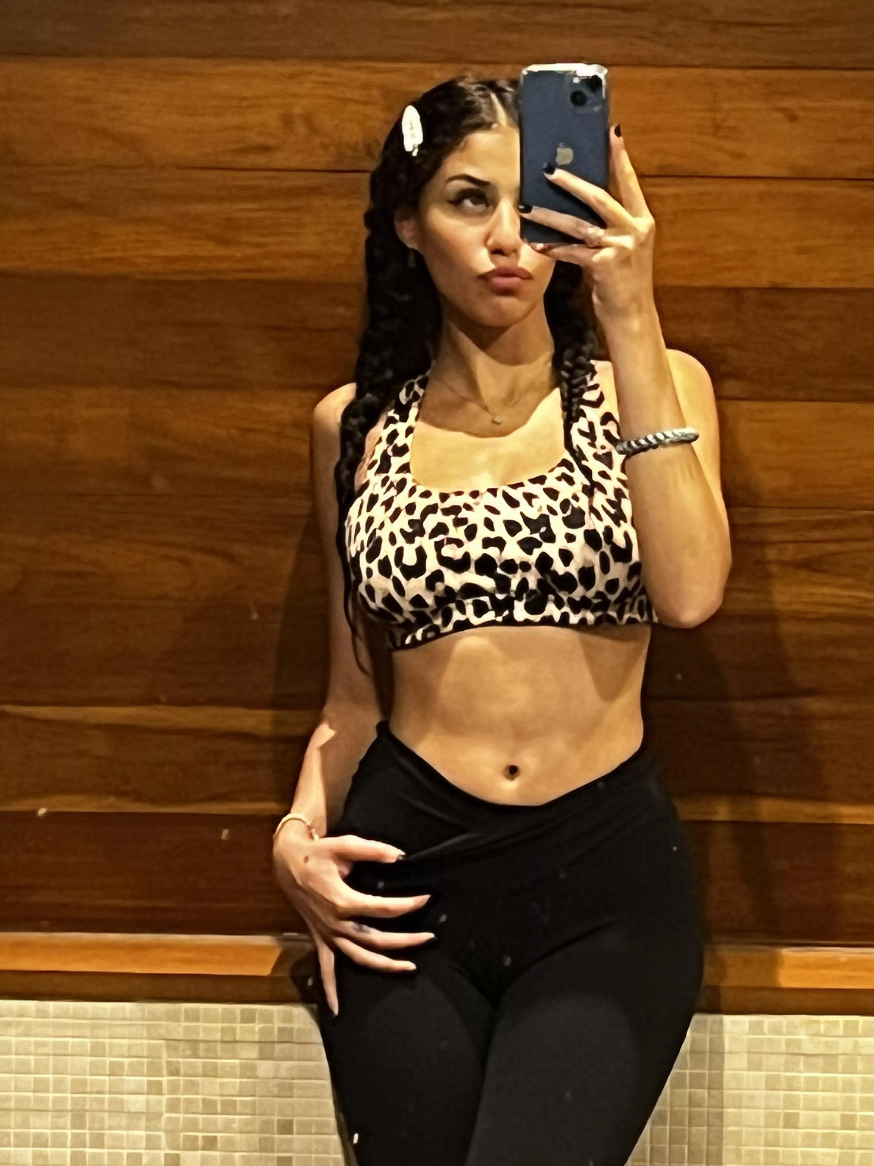 Come fuck me in this restroom 😫 posted by fond_breadth