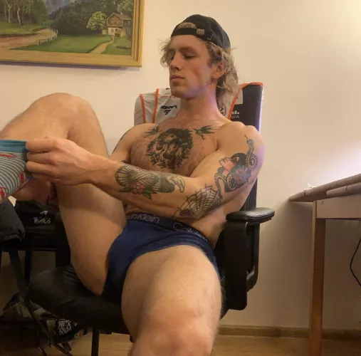 Don’t be shy, come sit on my lap by haael12