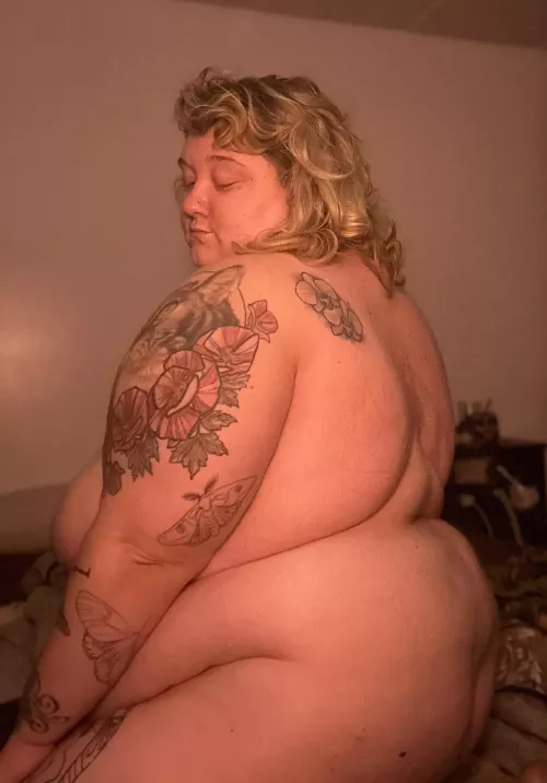 Hope y’all having a good day 💋 by magroom18