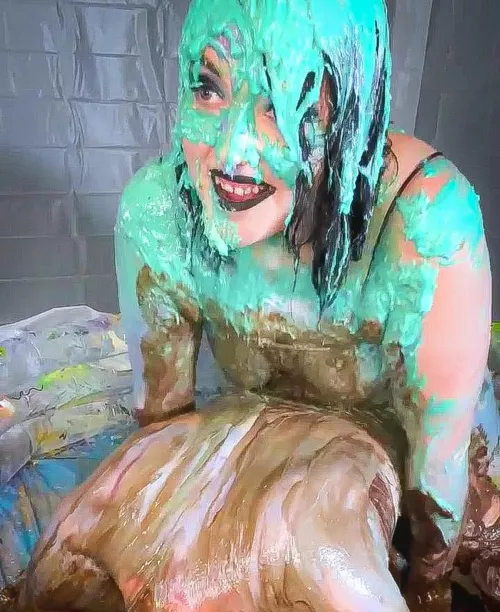 Messy pegging fun 😏💦 by MissNoireNFToy