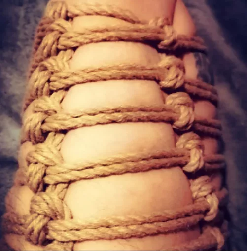 One of my selftied futomomos by MissNekotied