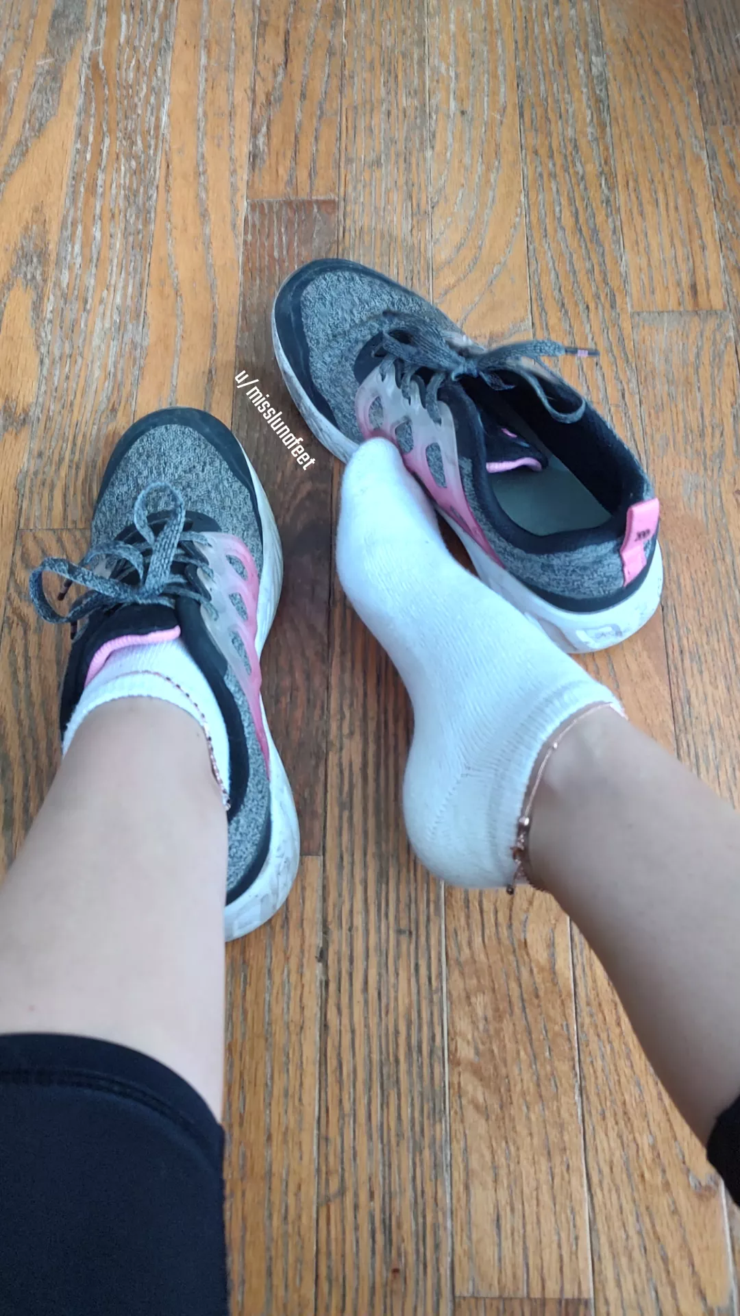 Workout white socks posted by prettyfeetraven