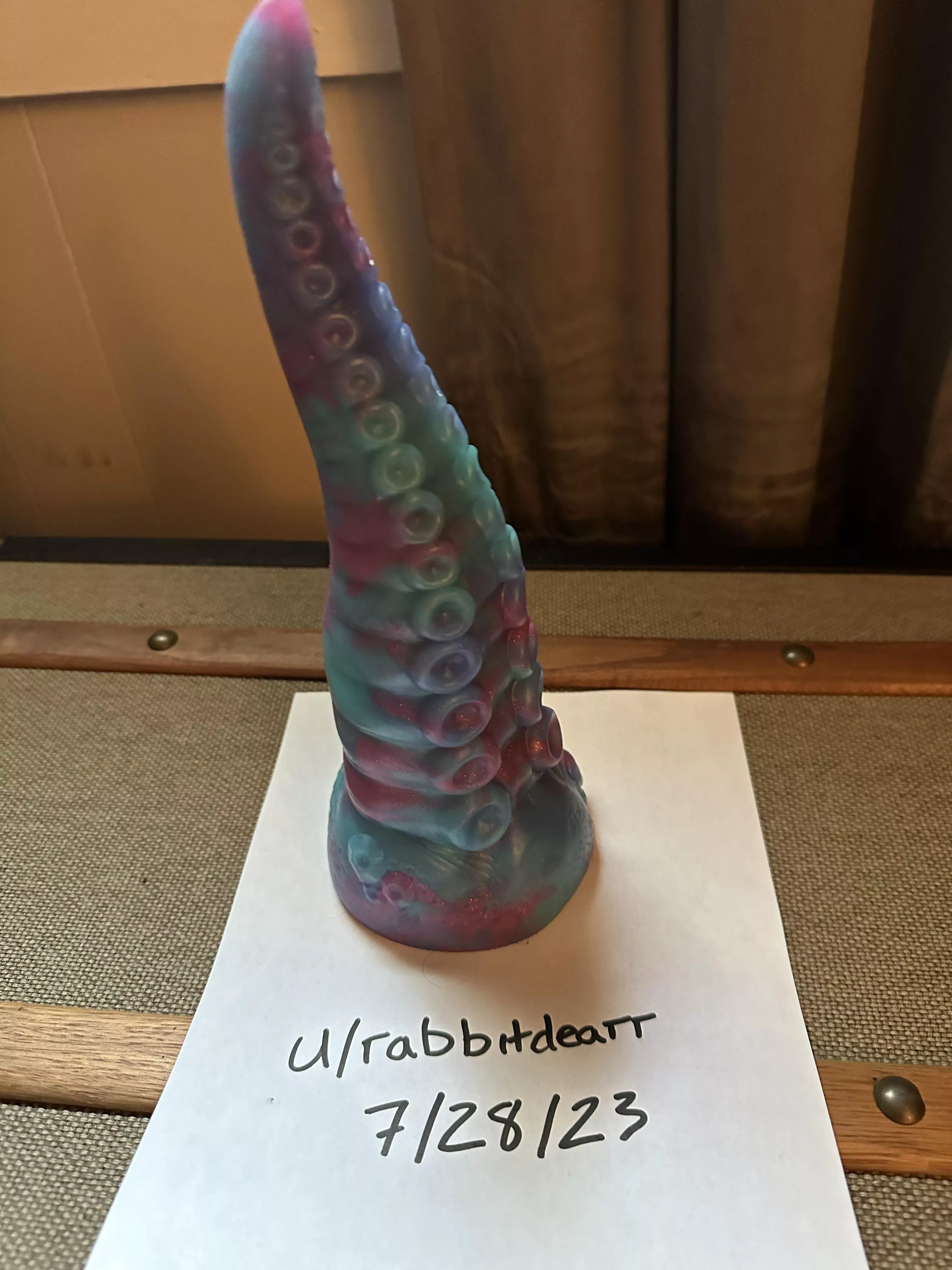 [WTS] Bad Dragon large Ika posted by rabbitdearr