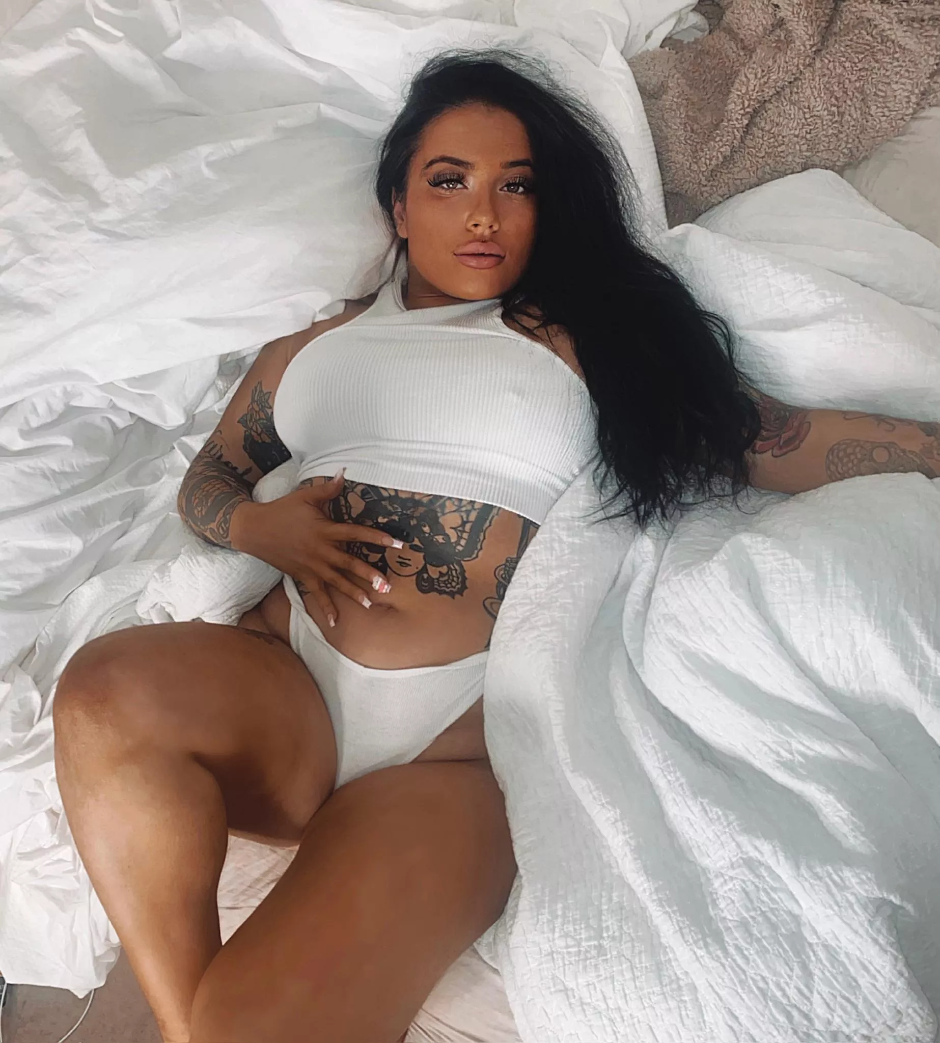 Am I the kind of thick that gives you boner? posted by spicysoyx