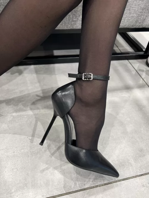 Classics will always be in fashion by MonicaGoddess