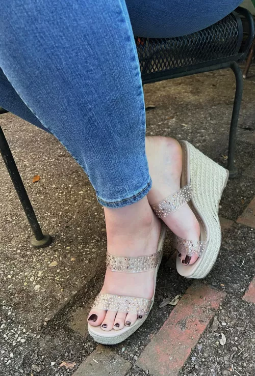 Fun lil wedge💕 by DezzyDoe