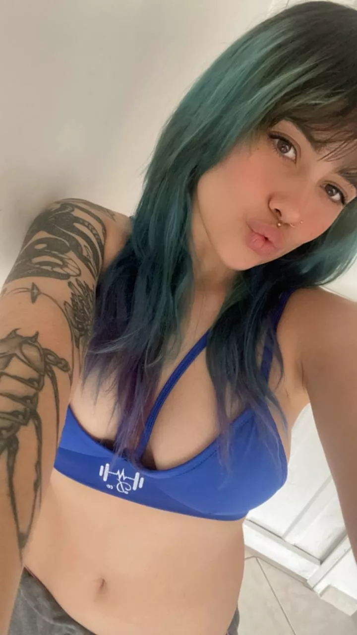 Got anything better than a green-haired chick with big tits?😋 posted by Jenna_Jameson69