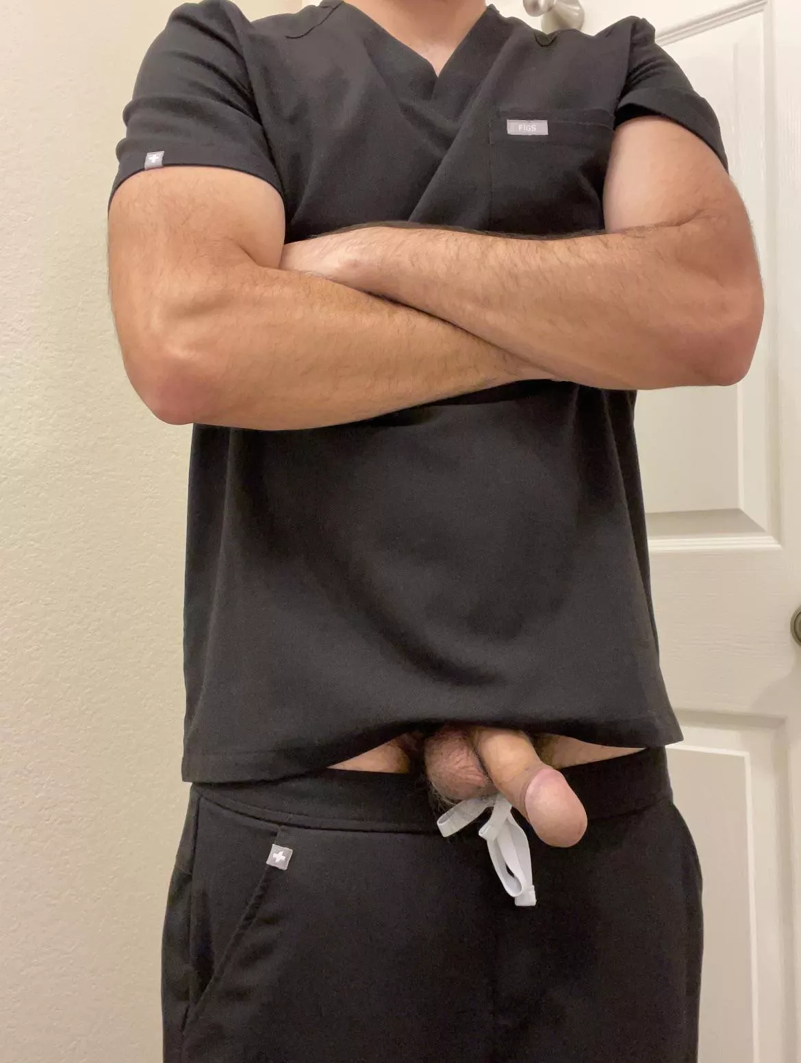 Got to rock the black scrub on wards today, what do we think? 🏥 posted by Dr_Greenthum6