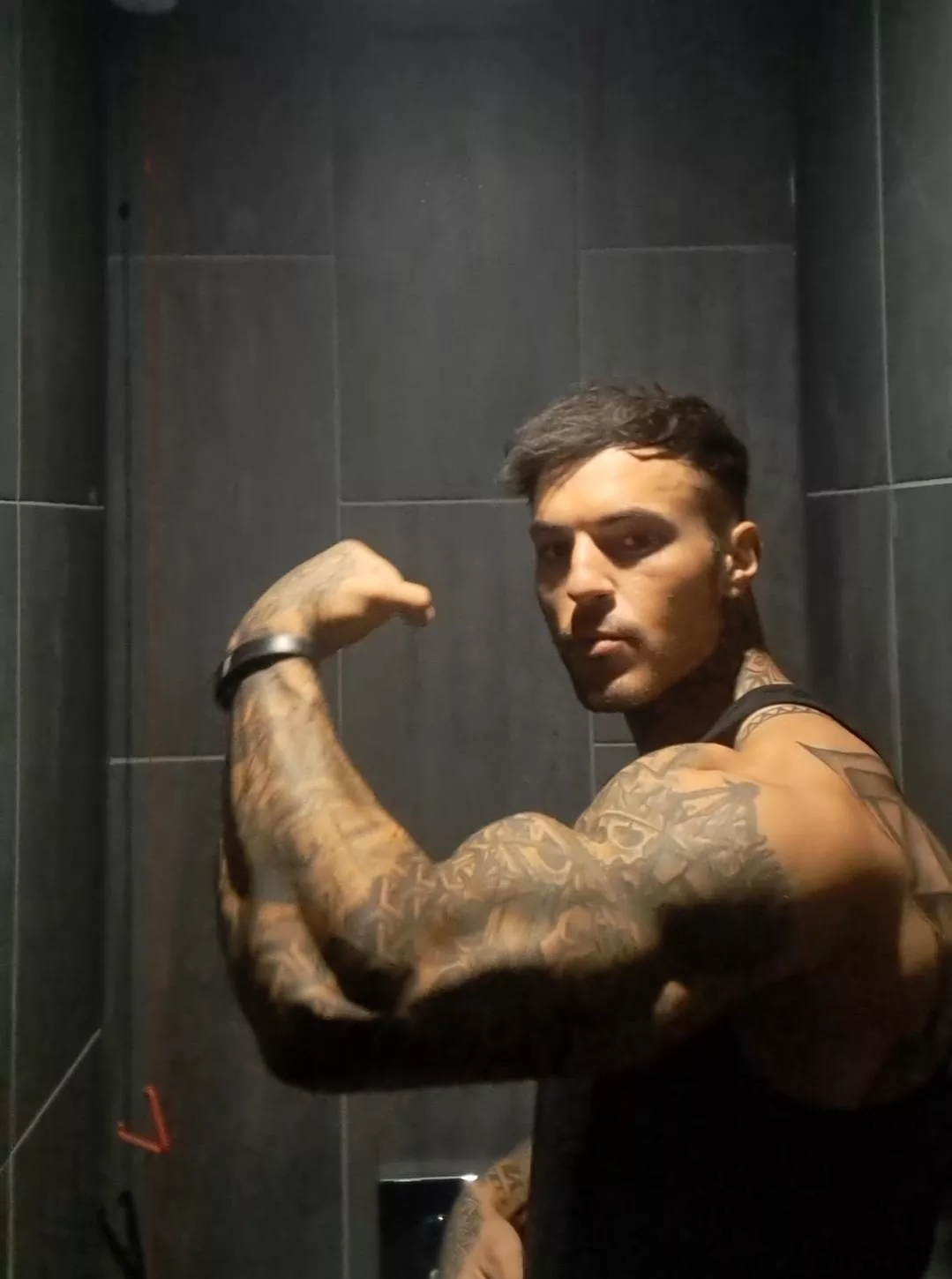 I deserve to be worshipped ;) do you agree? posted by bahamianDowel769