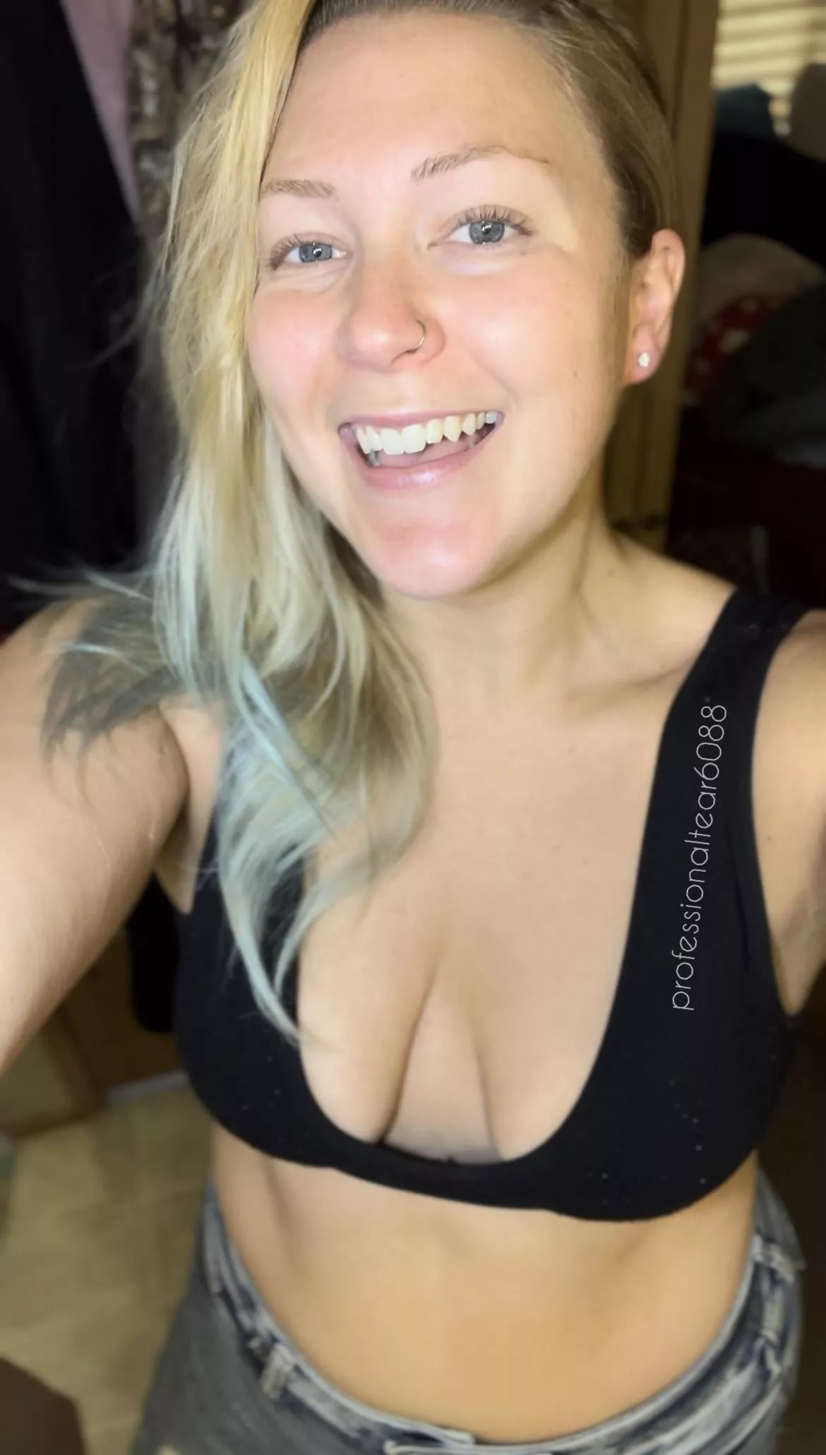 It’s all in the eyes and maybe the boobs posted by ProfessionalTear6088