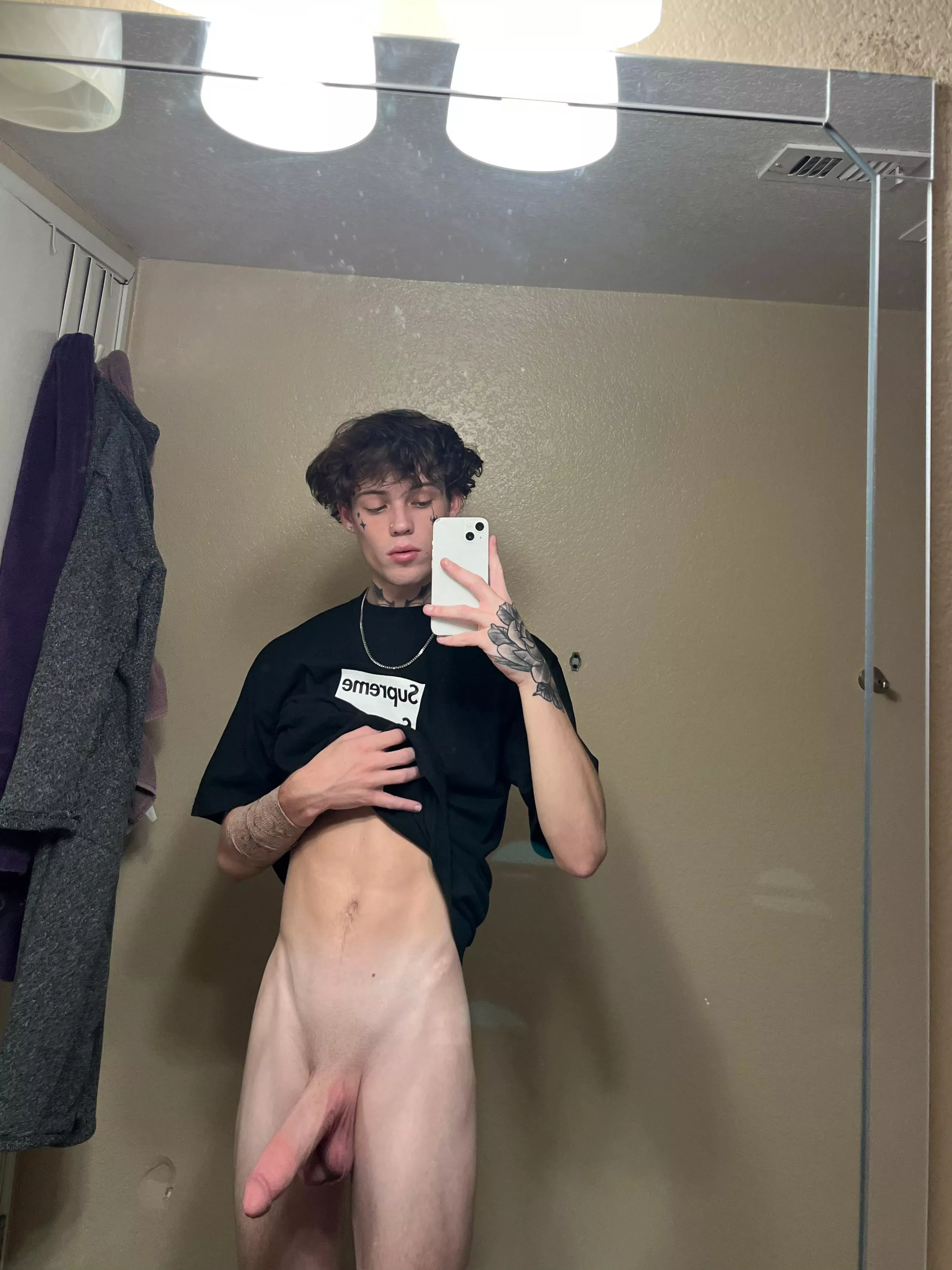 let me use you? 👀 posted by artlessNecturus76