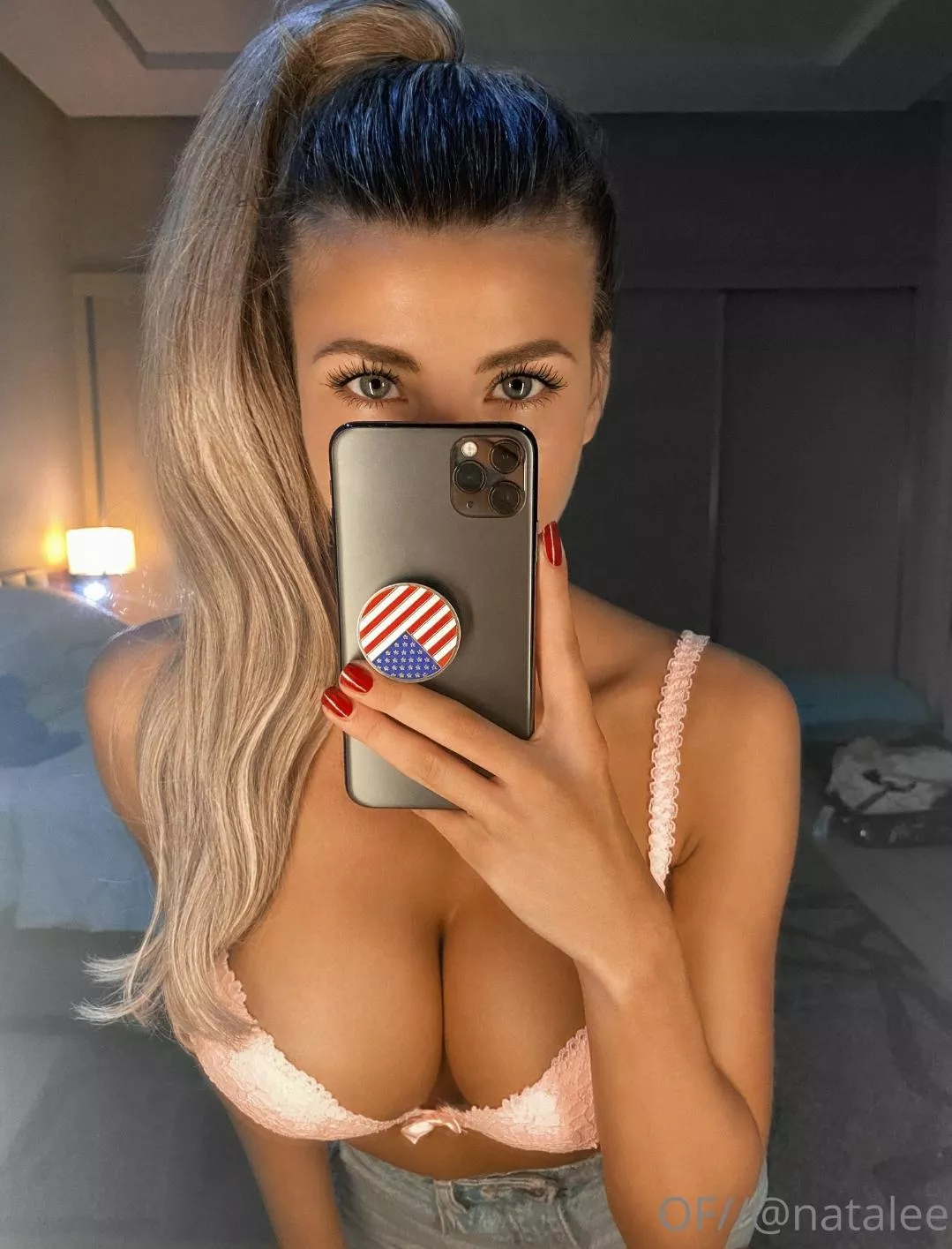 Natalee selfie posted by pianomics