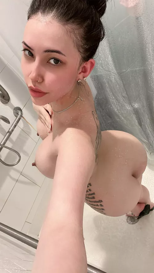 can you reach my back for me? by FeliciaVox