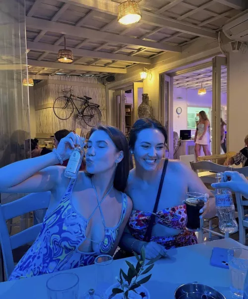 Can't look away by throwawayy12123kik