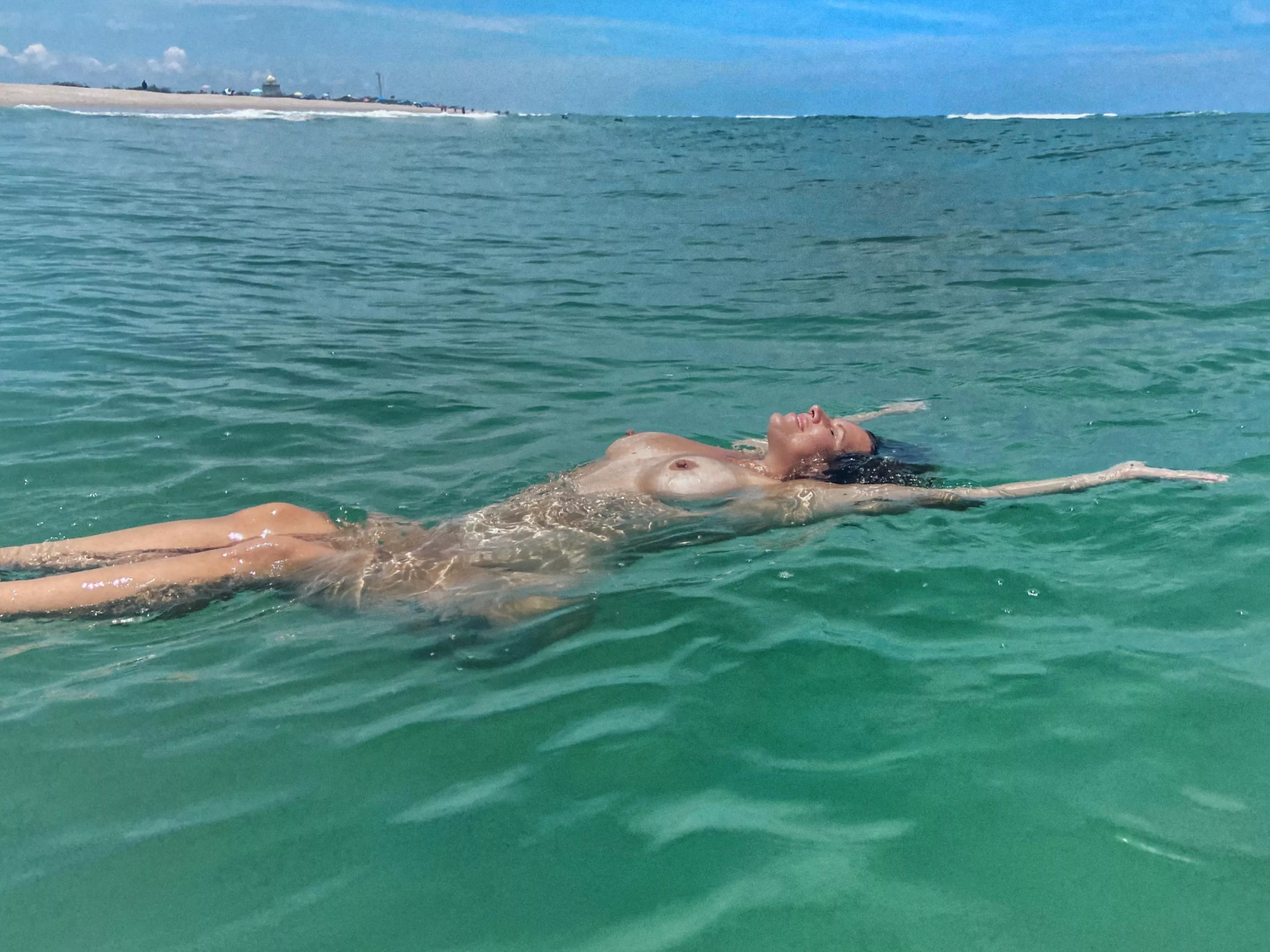 Felt free at the nude beach posted by Sexyaspie