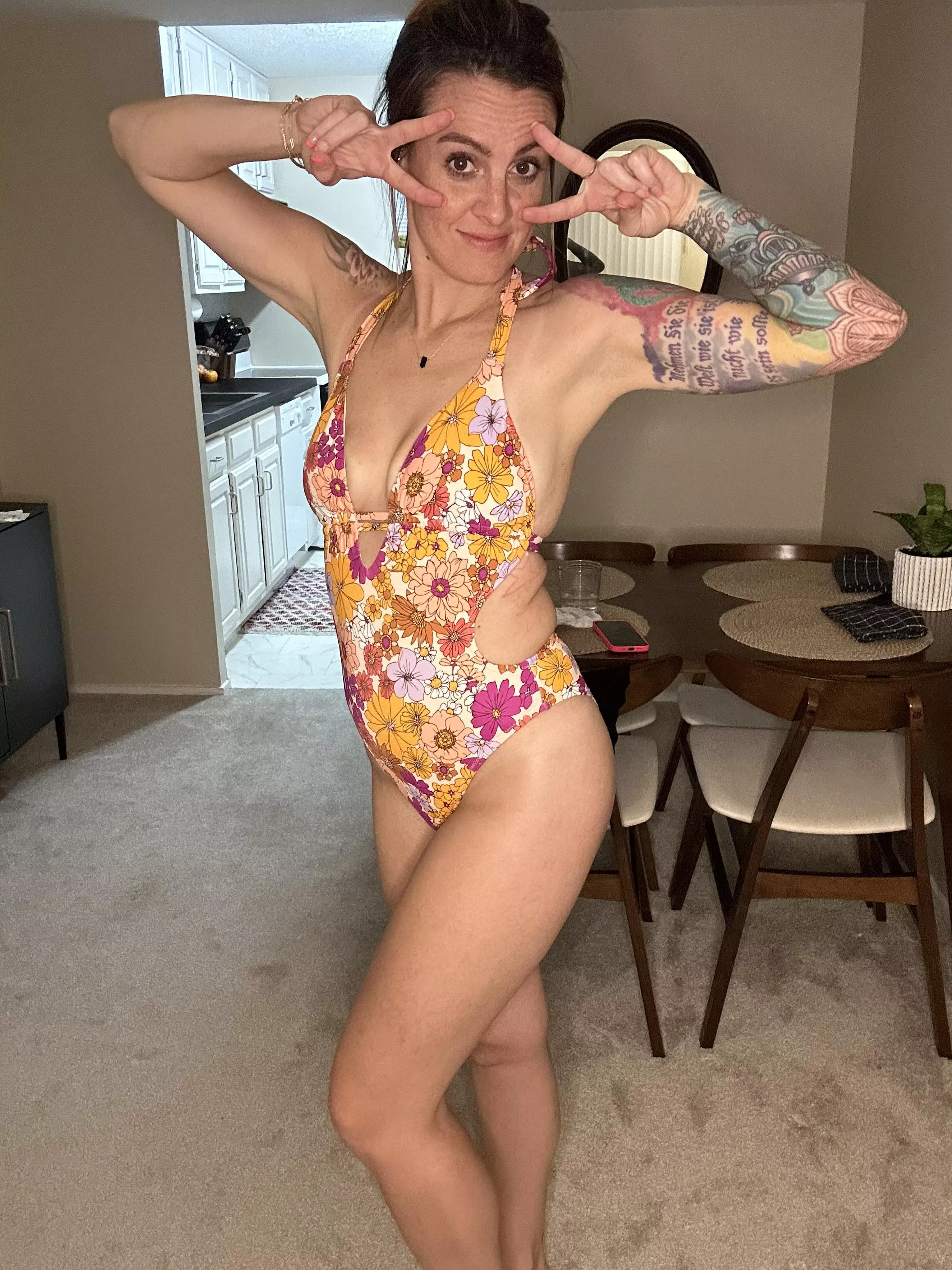 [F]pose to peace posted by Tay-Rae773