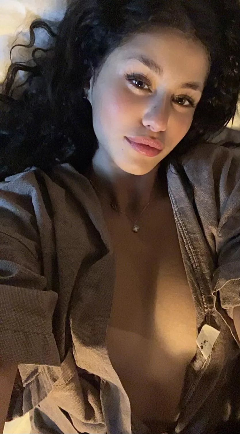 Guess what’s under this robe heheh posted by fond_breadth