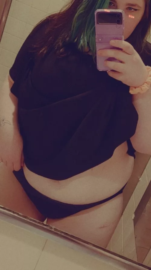 Help me out of these clothes by ChubbyyBrat