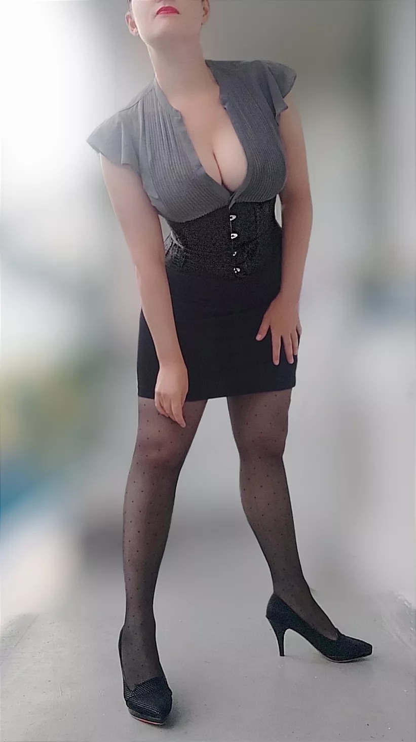 I have tons of e-mails to answer, so lets do it posted by BlushedObsession