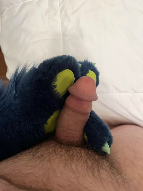 I like pawing off, but I also like company to help 😈 by Berlioz_Liolf