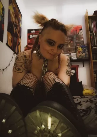 My 20 holes ranger boots :P posted by MissNekotied