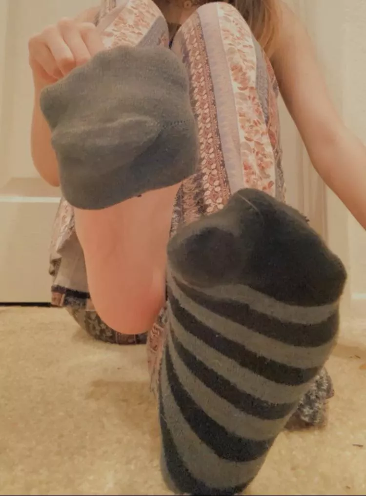 [selling] Goth girls do it better~ LAST DAY of July BOGO sale on all items~Selling panties/socks/bras and more~ items $15+ posted by SlutSellingSocks